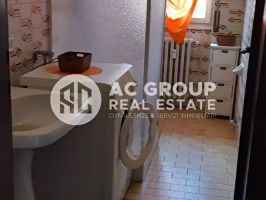 Immagine 11 di Appartamento in vendita  in corso della vittoria a Caronno Pertusella