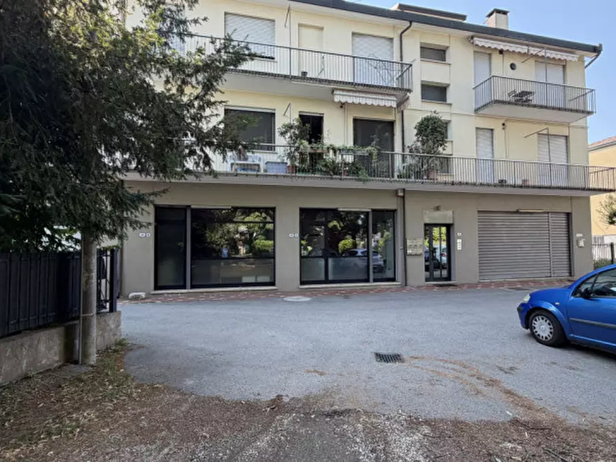 Immagine 7 di Negozio in affitto  in via san marco, 135 a Padova