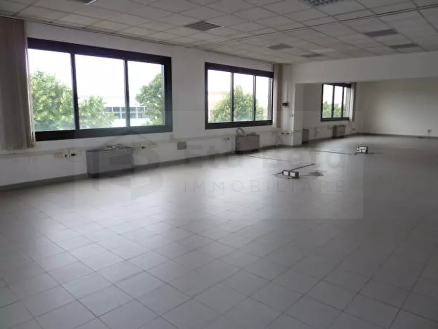 Immagine 3 di Ufficio in affitto  in Viale della Regione Veneto a Padova
