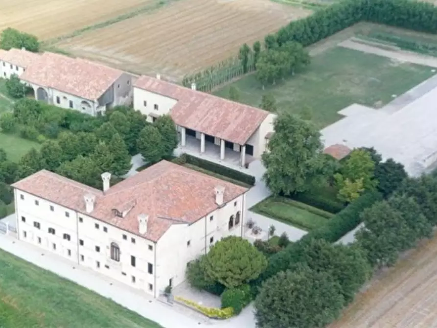 Immagine 9 di Villa in vendita  in via chiodare a Due Carrare