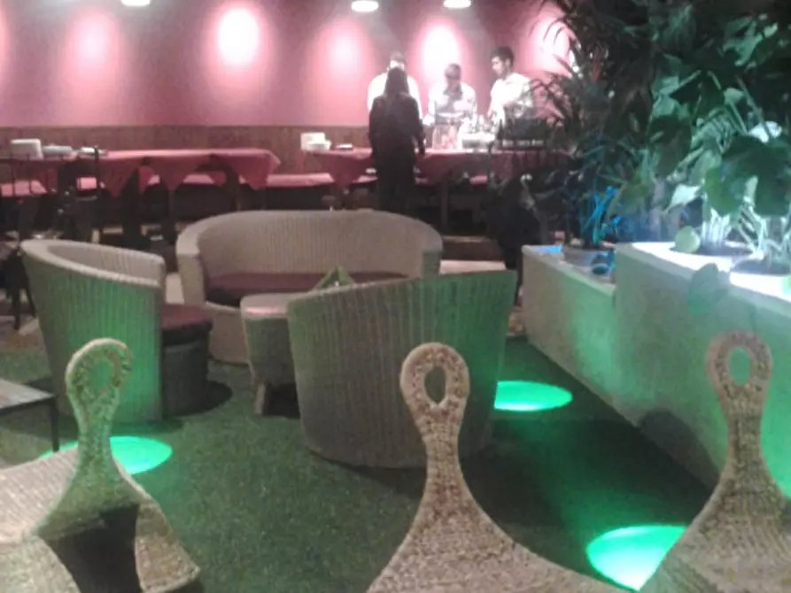 Immagine 8 di Negozio in vendita  a Padova