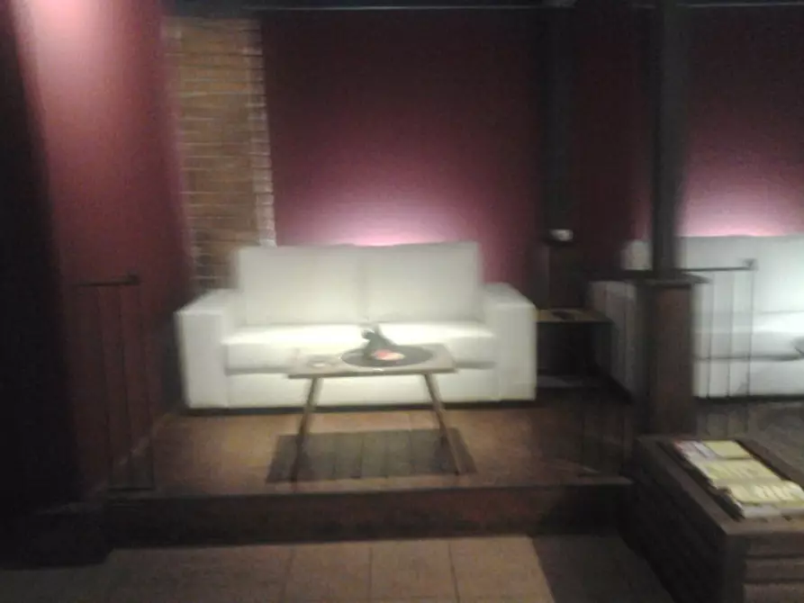 Immagine 11 di Negozio in vendita  a Padova