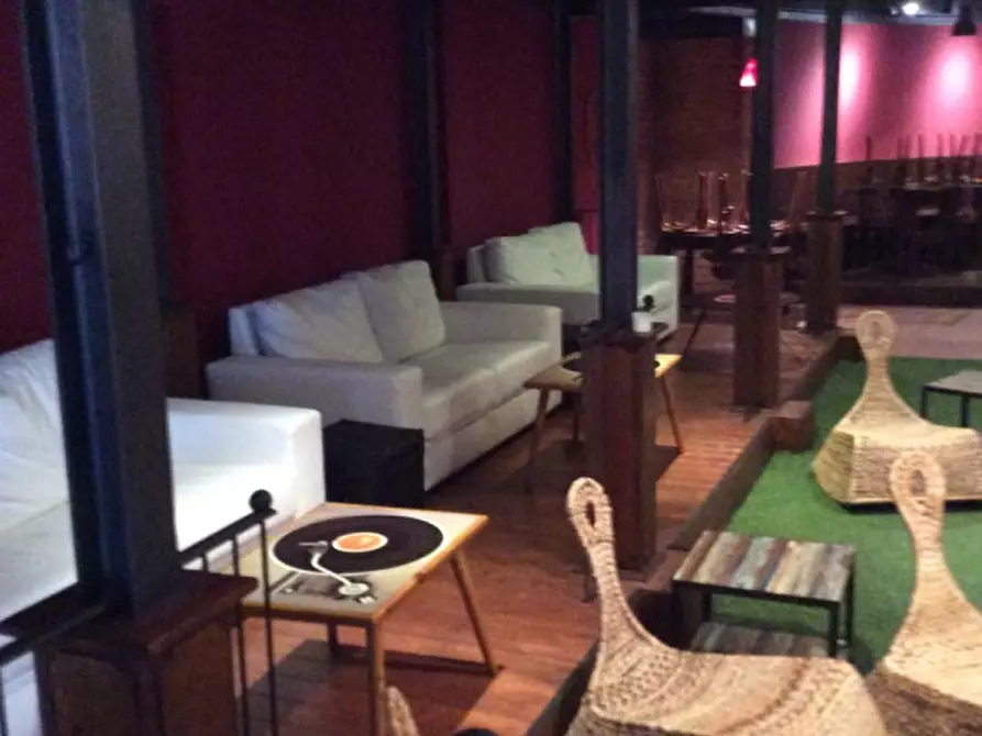 Immagine 19 di Negozio in vendita  a Padova