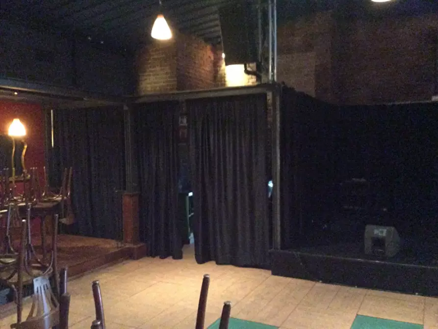 Immagine 20 di Negozio in vendita  a Padova