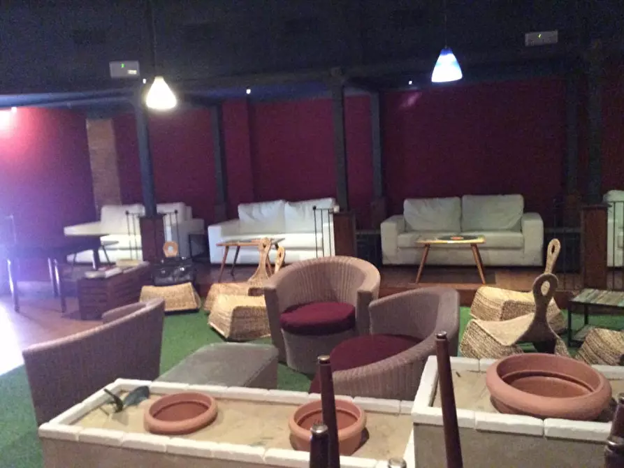 Immagine 21 di Negozio in vendita  a Padova