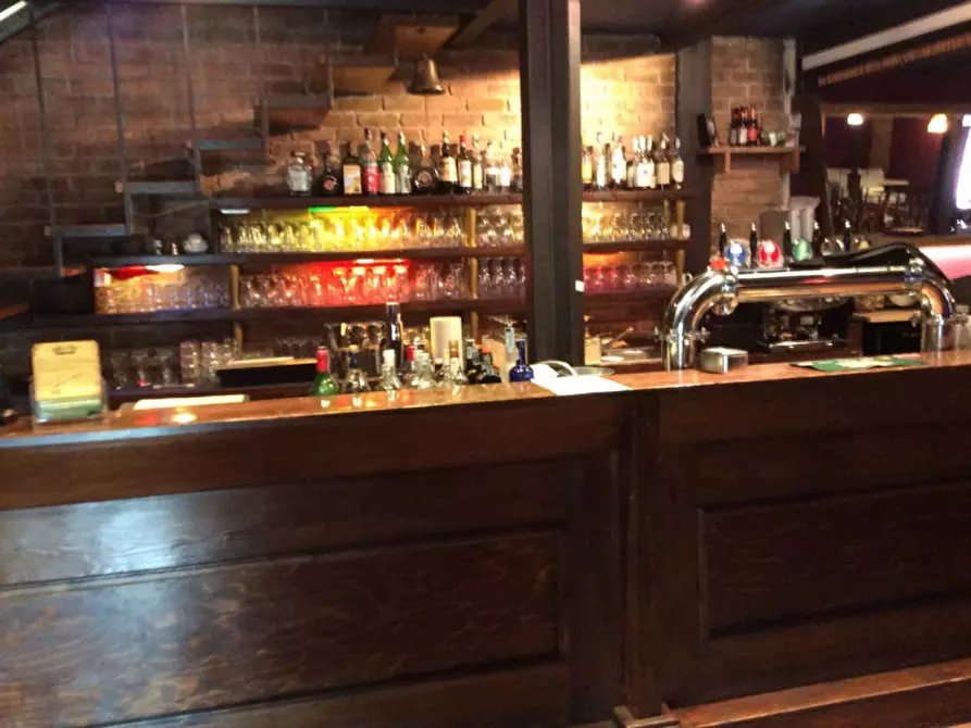 Immagine 26 di Negozio in vendita  a Padova