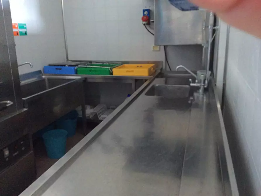 Immagine 32 di Negozio in vendita  a Padova