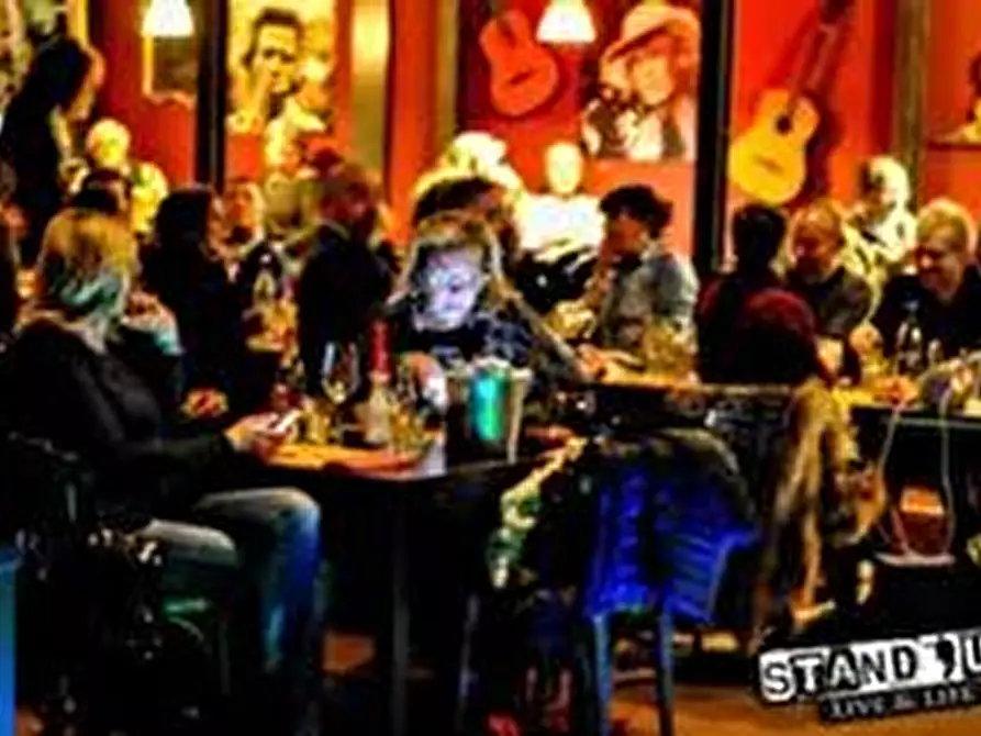 Immagine 36 di Negozio in vendita  a Padova