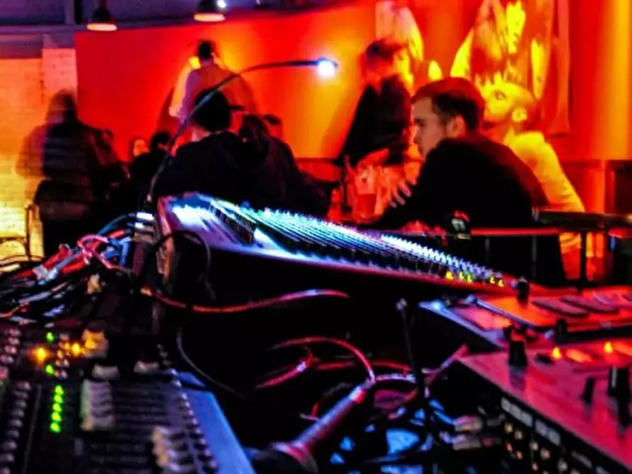 Immagine 40 di Negozio in vendita  a Padova