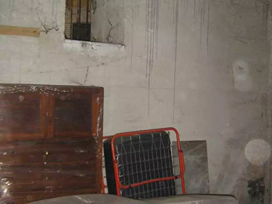 Immagine 2 di Magazzino in vendita  in via corso garibaldi a Eboli