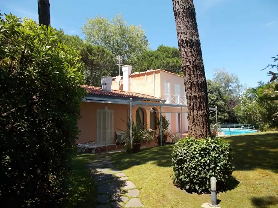 Immagine 2 di Villa in vendita  a Rosolina