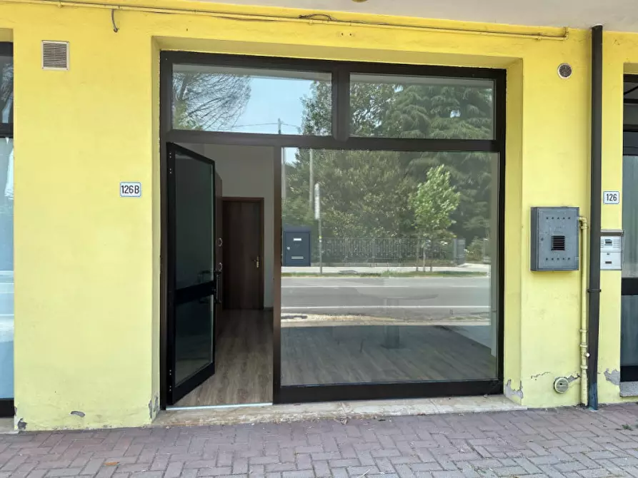 Immagine 5 di Negozio in affitto  in Via San Pio X a Abano Terme