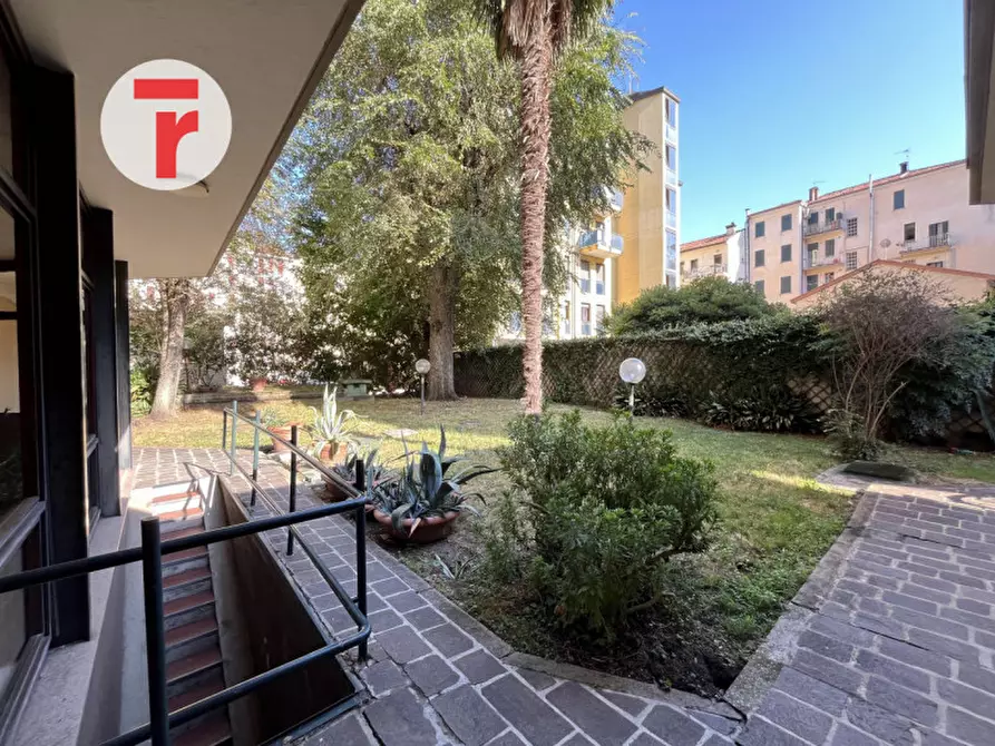 Immagine 1 di Appartamento in vendita  in Piazza Alcide De Gasperi a Padova