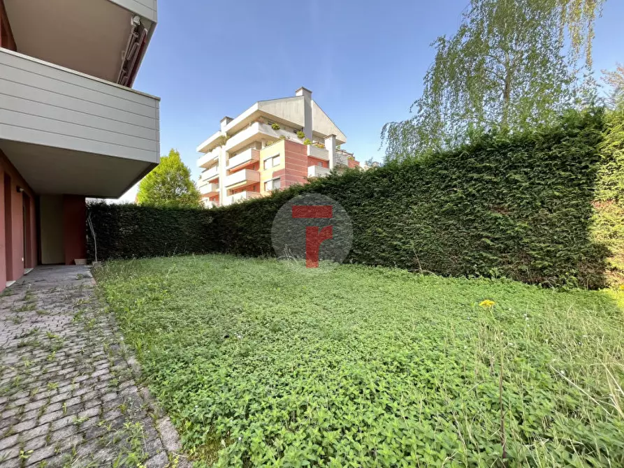 Immagine 1 di Appartamento in vendita  a Padova