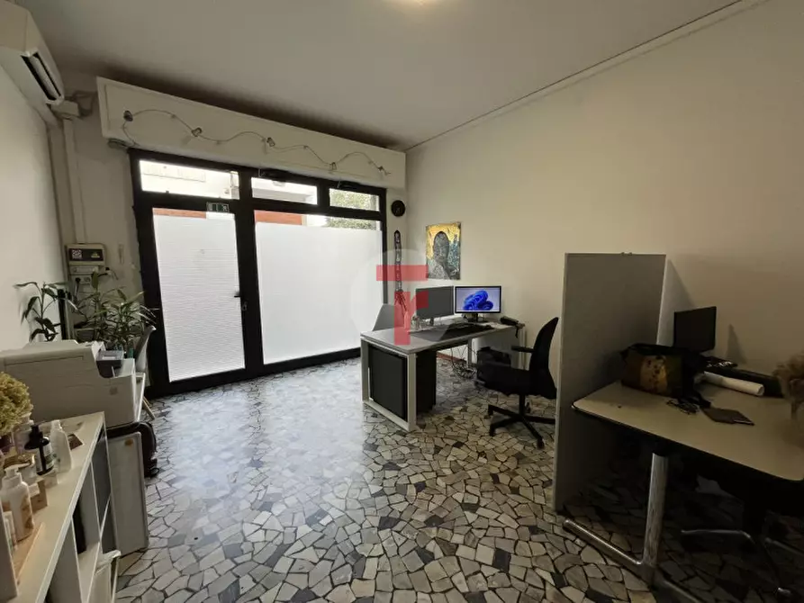 Immagine 2 di Negozio in affitto  in Via Filippo Parodi a Padova