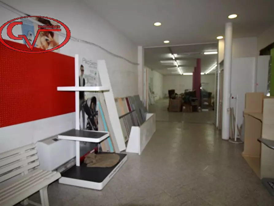Immagine 4 di Negozio in vendita  in Via dante alighieri, 0 a Montevarchi