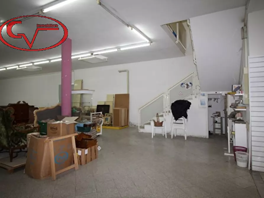 Immagine 6 di Negozio in vendita  in Via dante alighieri, 0 a Montevarchi