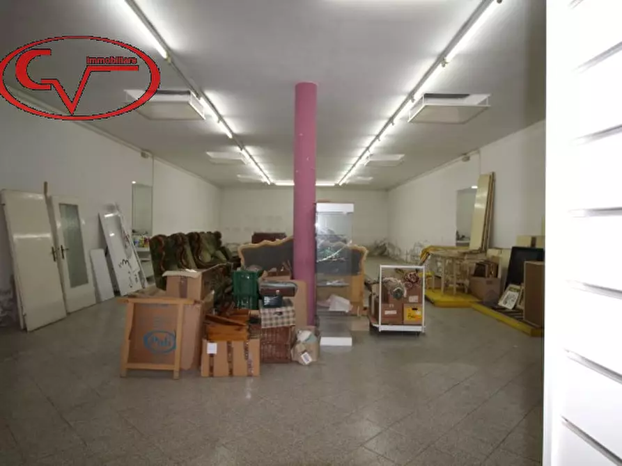 Immagine 8 di Negozio in vendita  in Via dante alighieri, 0 a Montevarchi