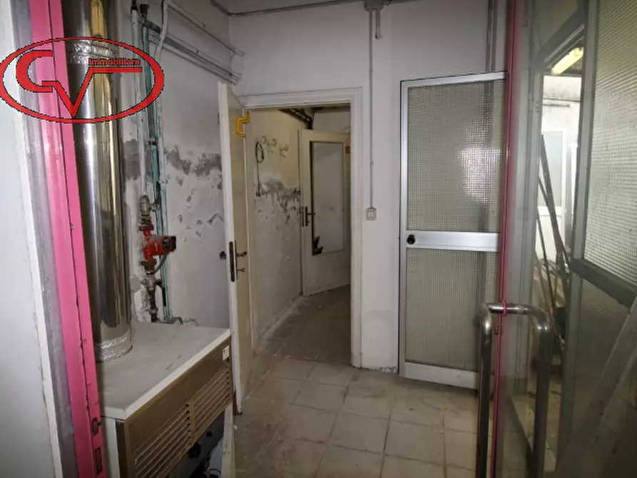Immagine 10 di Negozio in vendita  in Via dante alighieri, 0 a Montevarchi