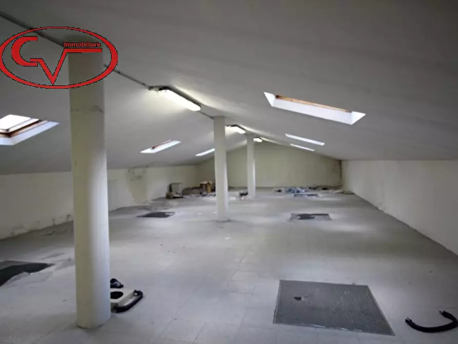 Immagine 15 di Negozio in vendita  in Via dante alighieri, 0 a Montevarchi