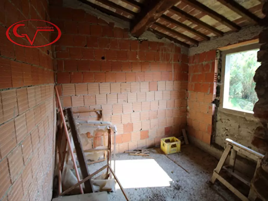 Immagine 17 di Rustico / casale in vendita  a Terranuova Bracciolini