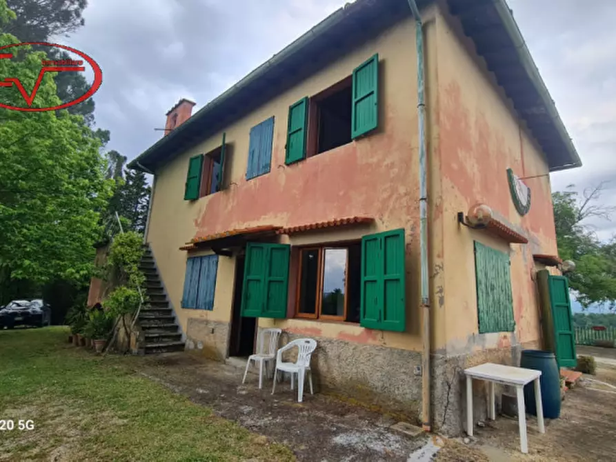 Immagine 1 di Villa in vendita  in noferi a Montevarchi