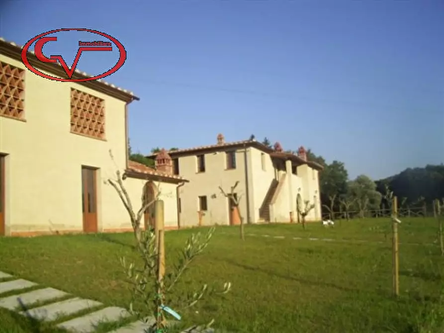 Immagine 1 di Agriturismo in vendita  in Via trieste 1 a Bucine