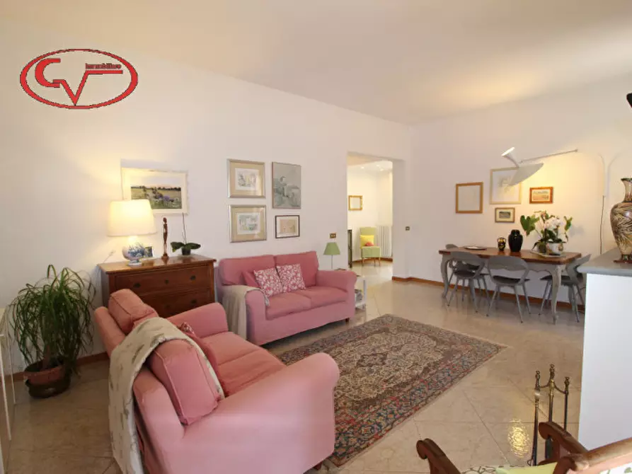 Immagine 3 di Villa in vendita  in Via trieste a Loro Ciuffenna