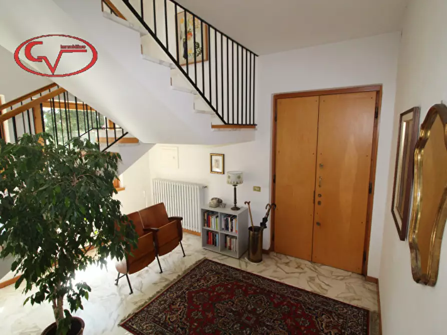 Immagine 7 di Villa in vendita  in Via trieste a Loro Ciuffenna