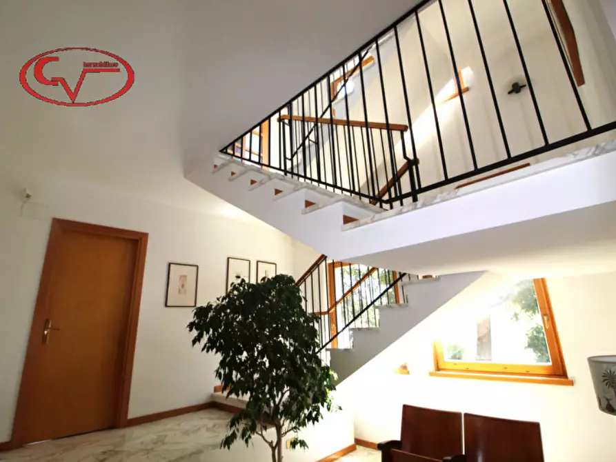 Immagine 8 di Villa in vendita  in Via trieste a Loro Ciuffenna