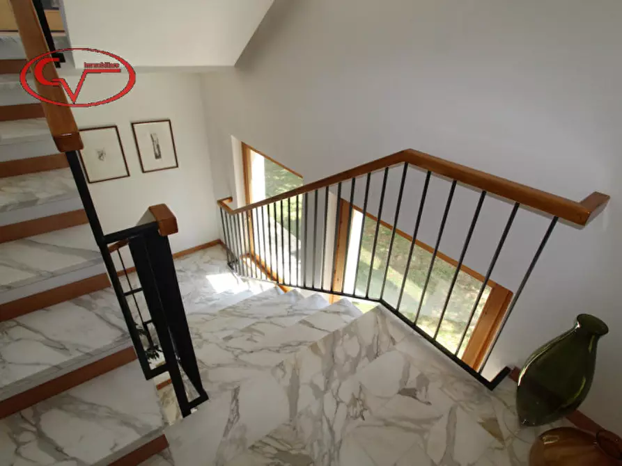 Immagine 10 di Villa in vendita  in Via trieste a Loro Ciuffenna