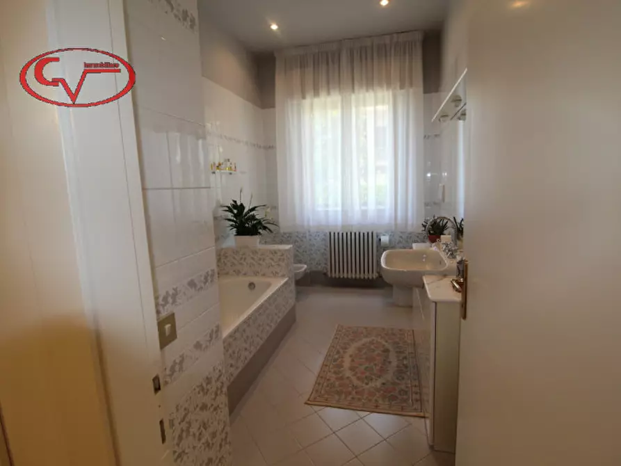 Immagine 18 di Villa in vendita  in Via trieste a Loro Ciuffenna