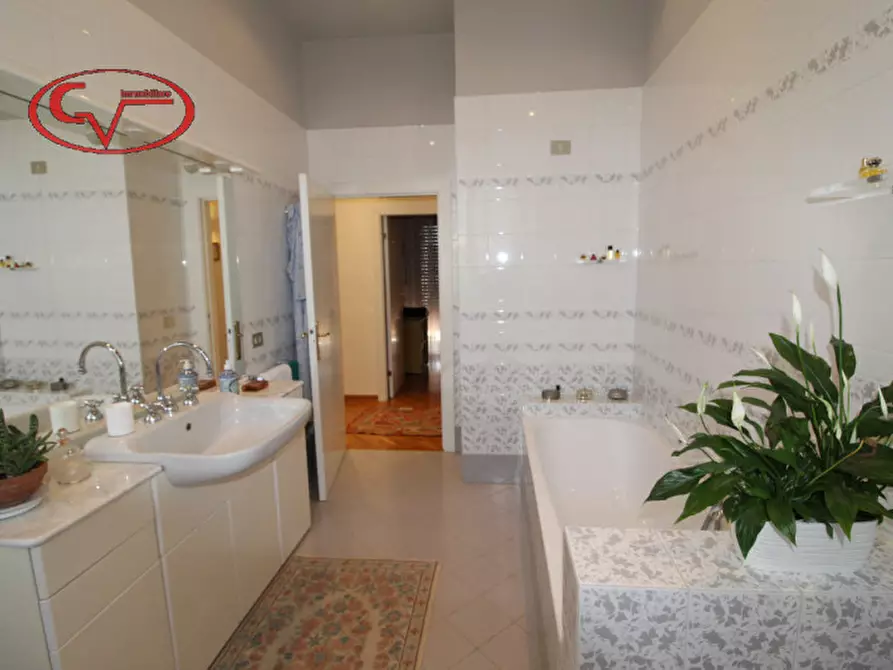 Immagine 19 di Villa in vendita  in Via trieste a Loro Ciuffenna