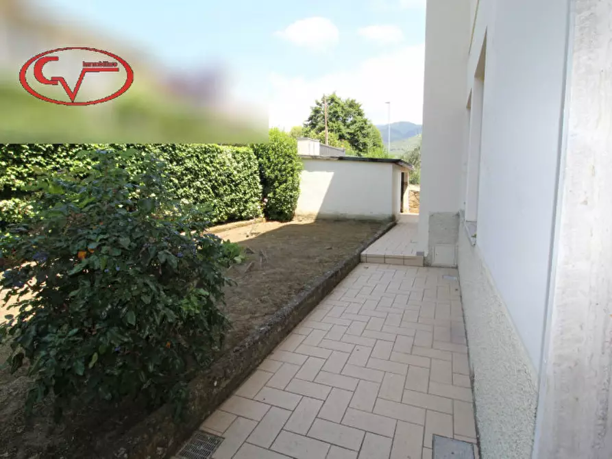 Immagine 22 di Villa in vendita  in Via trieste a Loro Ciuffenna