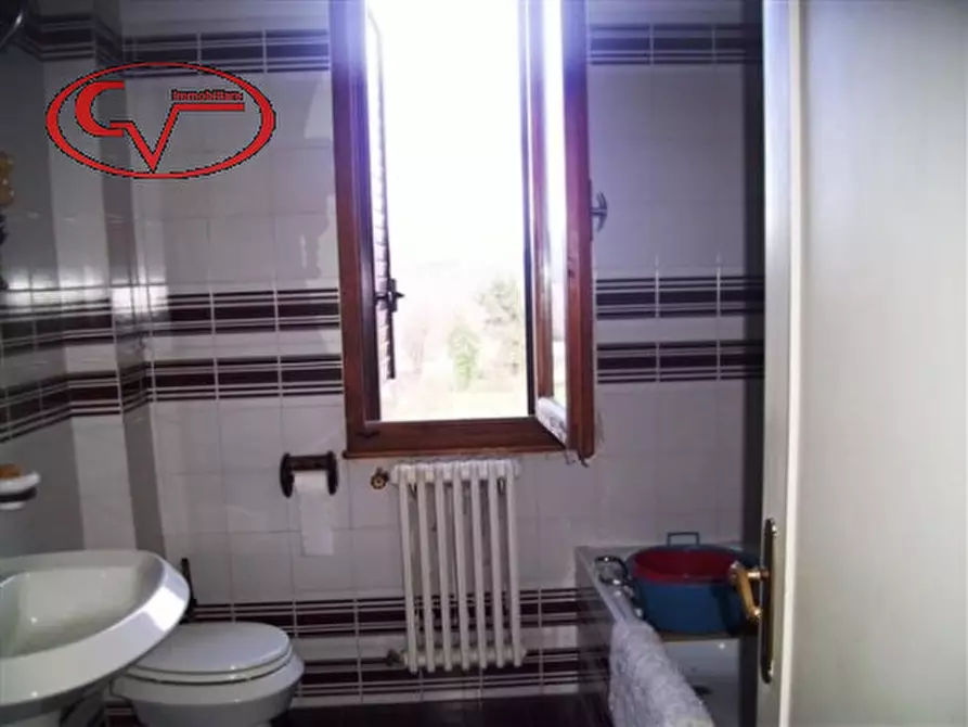 Immagine 25 di Villa in vendita  in Via oberdan a Bucine