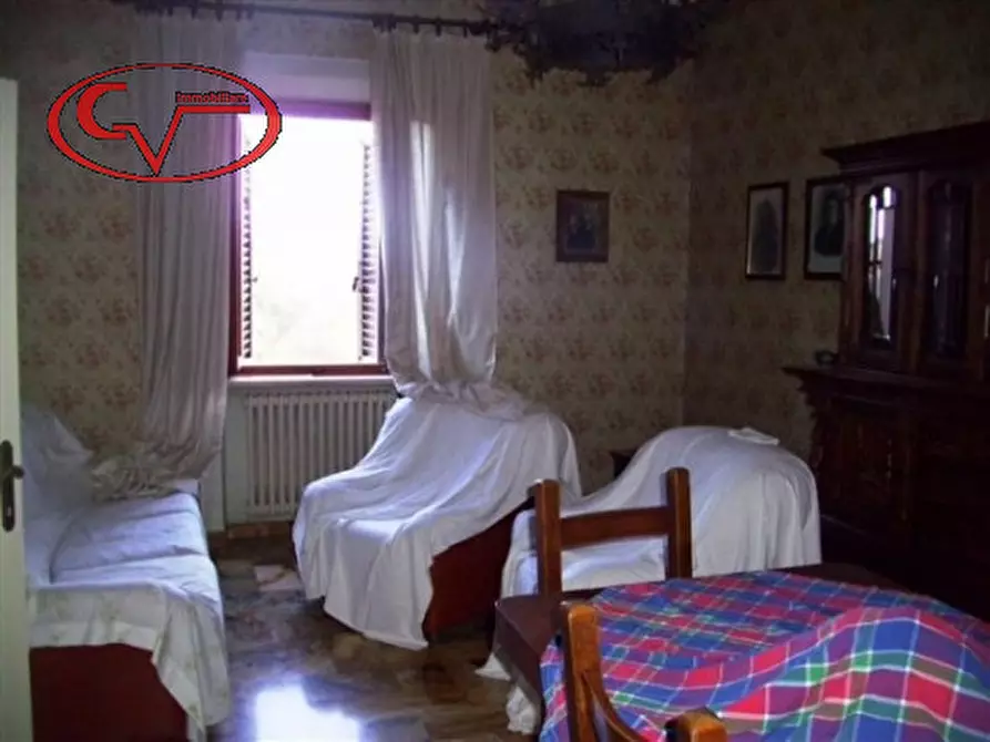 Immagine 26 di Villa in vendita  in Via oberdan a Bucine