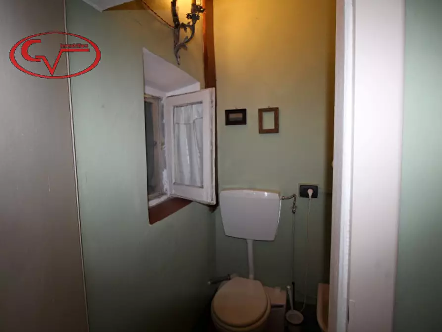 Immagine 26 di Rustico / casale in vendita  in Via oberdan a Bucine