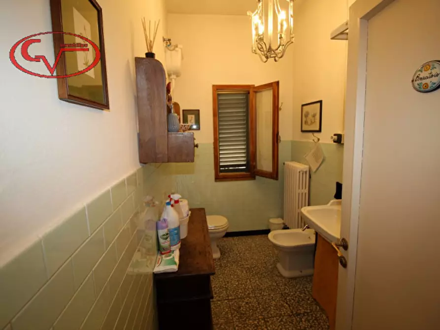 Immagine 27 di Rustico / casale in vendita  in Via oberdan a Bucine