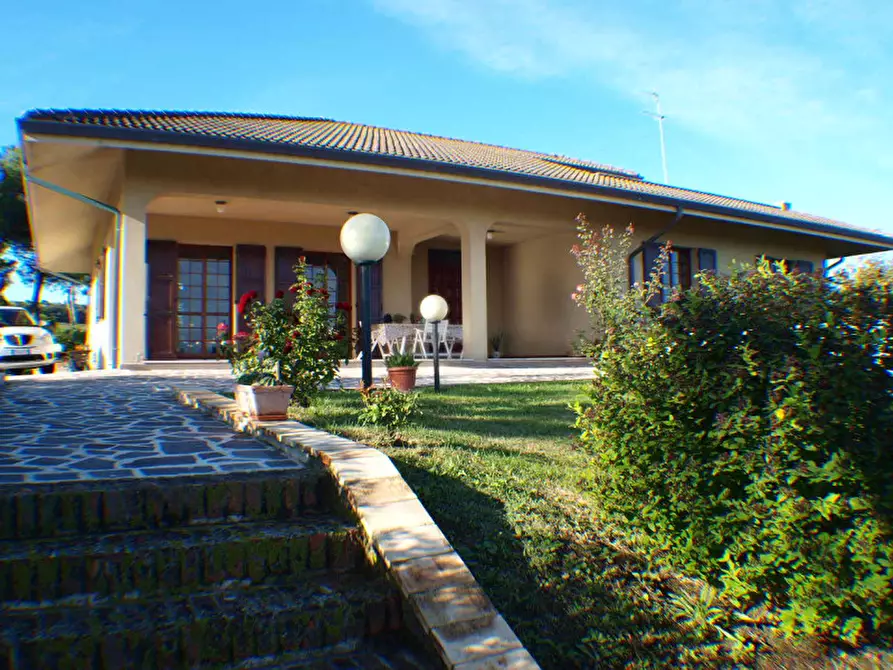 Immagine 1 di Casa indipendente in vendita  a Senigallia