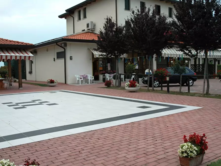 Immagine 8 di Attività commerciale in vendita  a San Michele Al Tagliamento