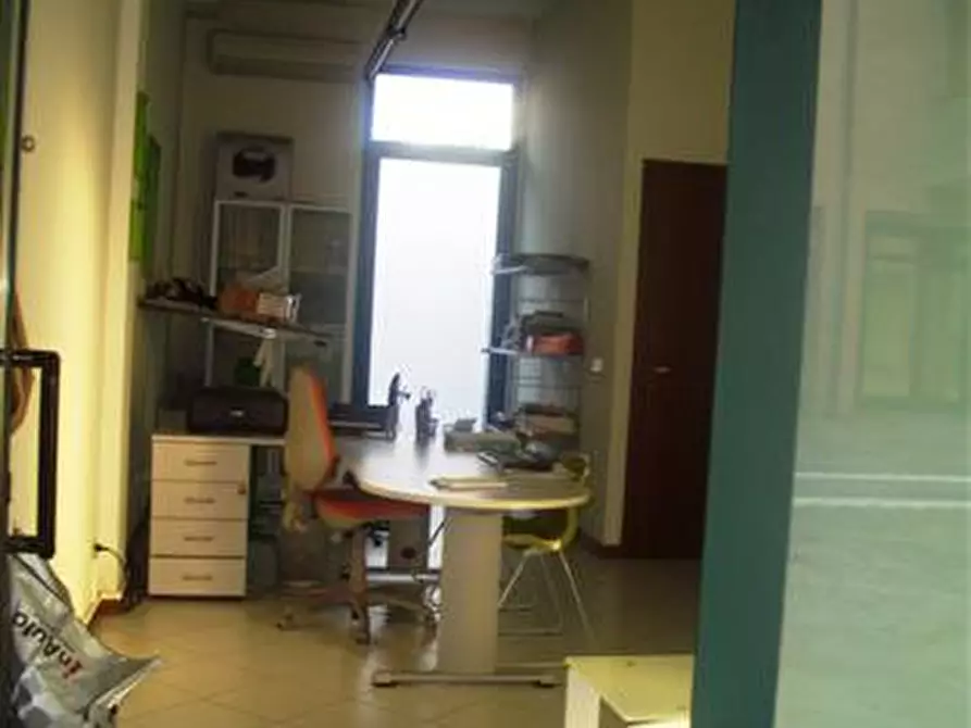 Immagine 8 di Ufficio in vendita  in via Leona a Bucine