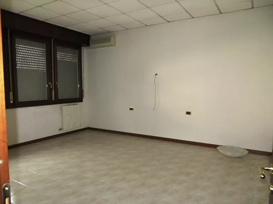 Immagine 14 di Laboratorio in vendita  in via Gramsci a Argelato