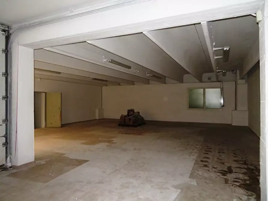 Immagine 23 di Laboratorio in vendita  in via Gramsci a Argelato