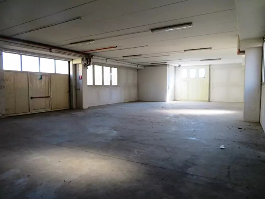 Immagine 25 di Laboratorio in vendita  in via Gramsci a Argelato