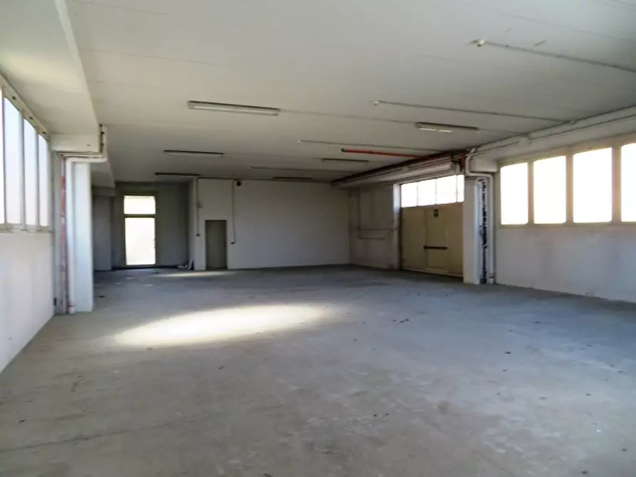 Immagine 26 di Laboratorio in vendita  in via Gramsci a Argelato