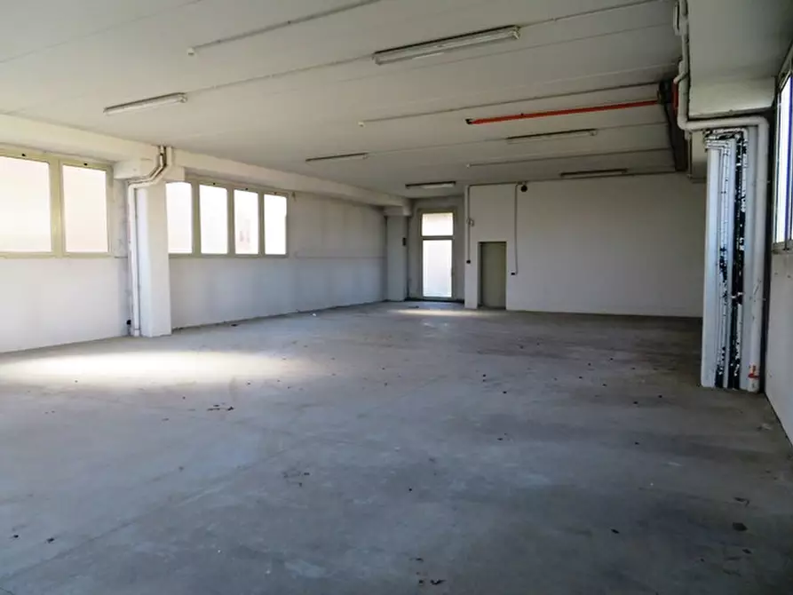 Immagine 27 di Laboratorio in vendita  in via Gramsci a Argelato