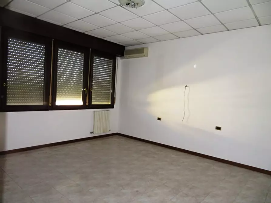 Immagine 30 di Laboratorio in vendita  in via Gramsci a Argelato