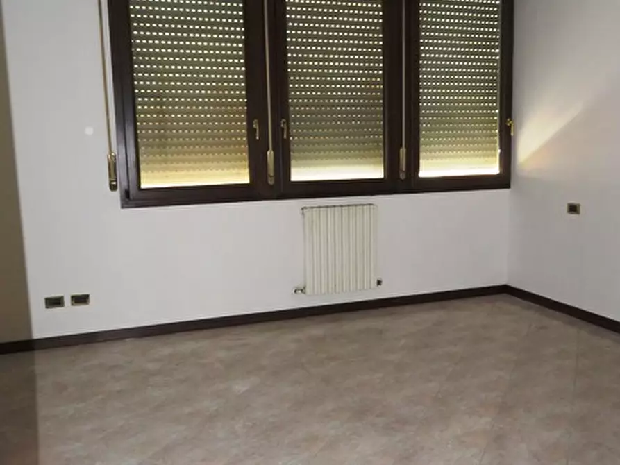 Immagine 35 di Laboratorio in vendita  in via Gramsci a Argelato