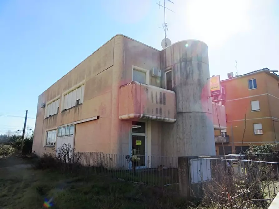 Immagine 38 di Laboratorio in vendita  in via Gramsci a Argelato