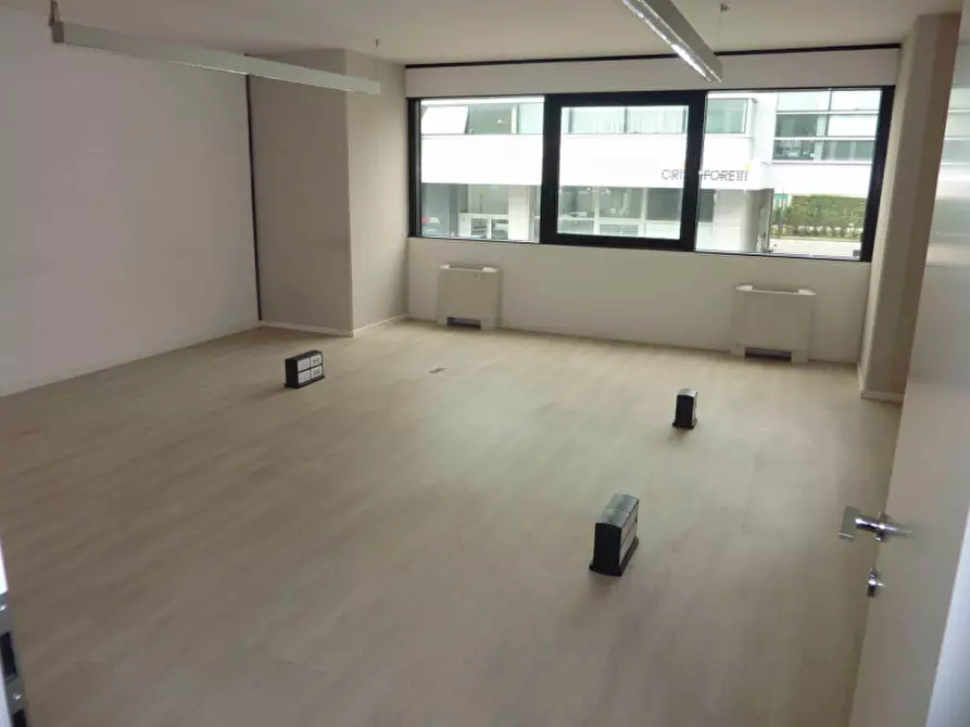 Immagine 2 di Ufficio in affitto  a Padova